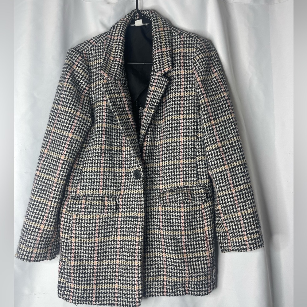 Women’s formal knitted Blazer: office attire🖤🤍💖